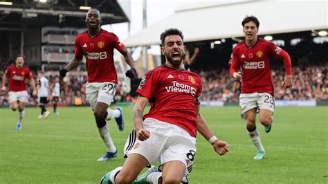 Fernandes’ late goal earns Man United a 1-0 win at Fulham to ease pressure on Ten Hag